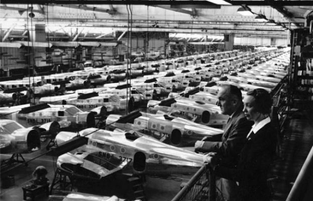 wwii aircraft production at beech aircraft company in wichita kansas from wichita state libraries